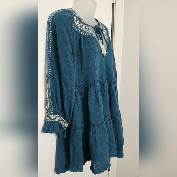 Free People V-neck oversized fit embroidered teal tunic top size small - Picture 6 of 15